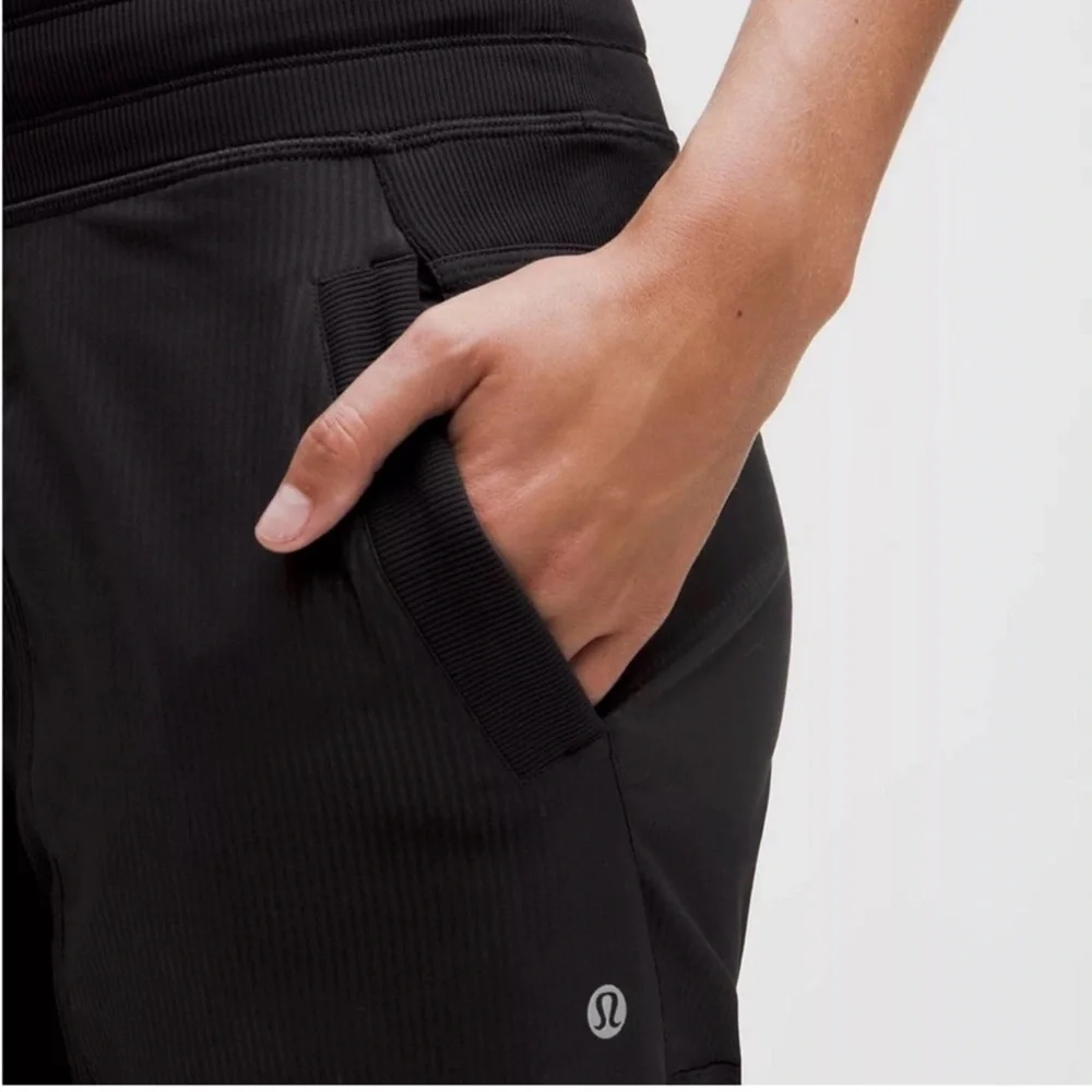 Lululemon Dance Studio Pant Size 6 Black - Picture 2 of 8